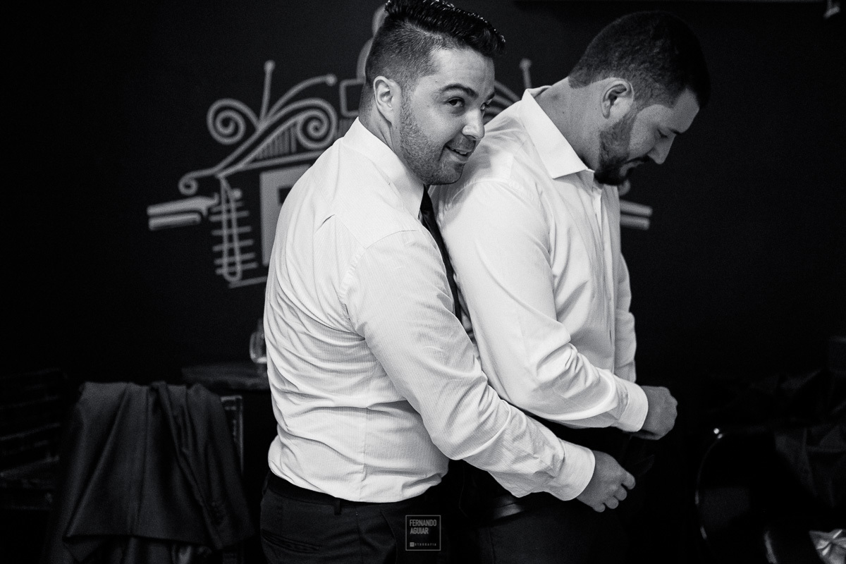 padrinho trolando sacaneando o noivo