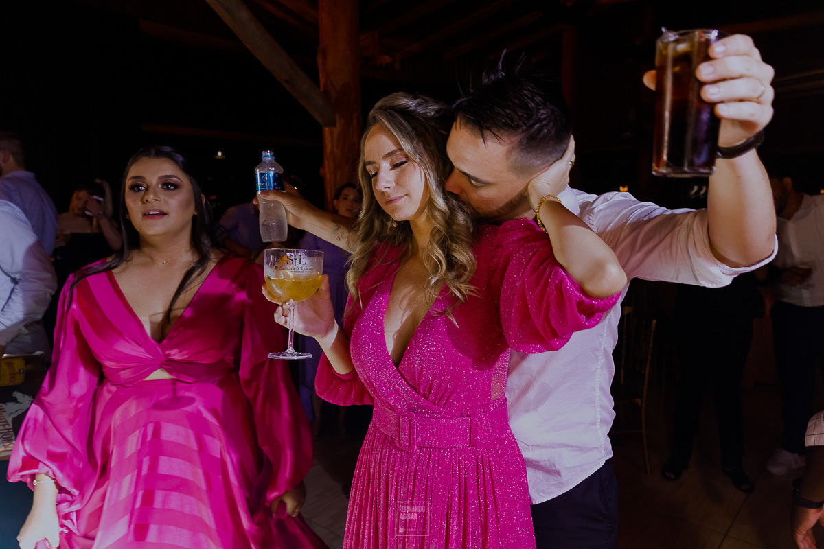 padrinhos curtindo a festa