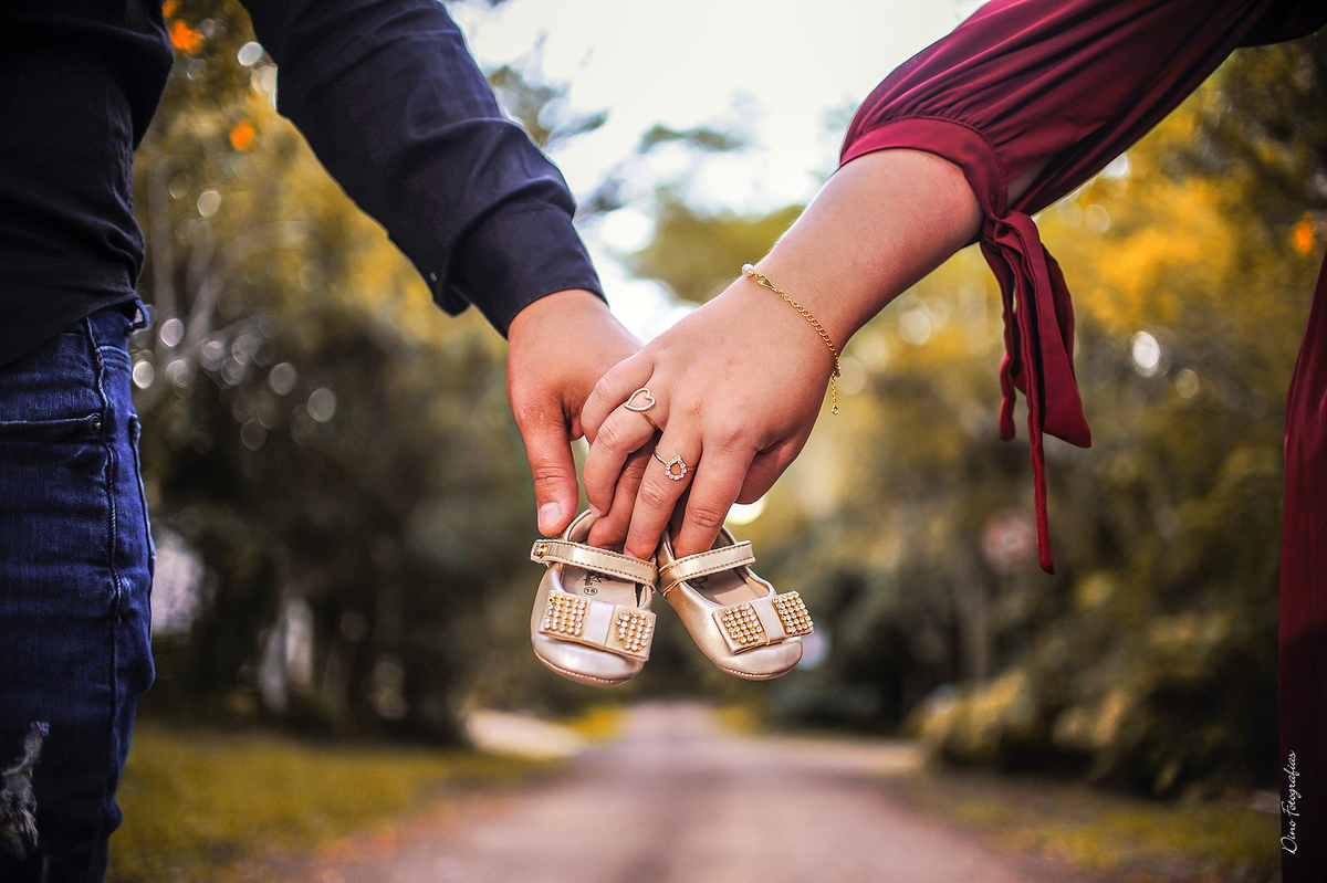mãos dadas e calçadinho