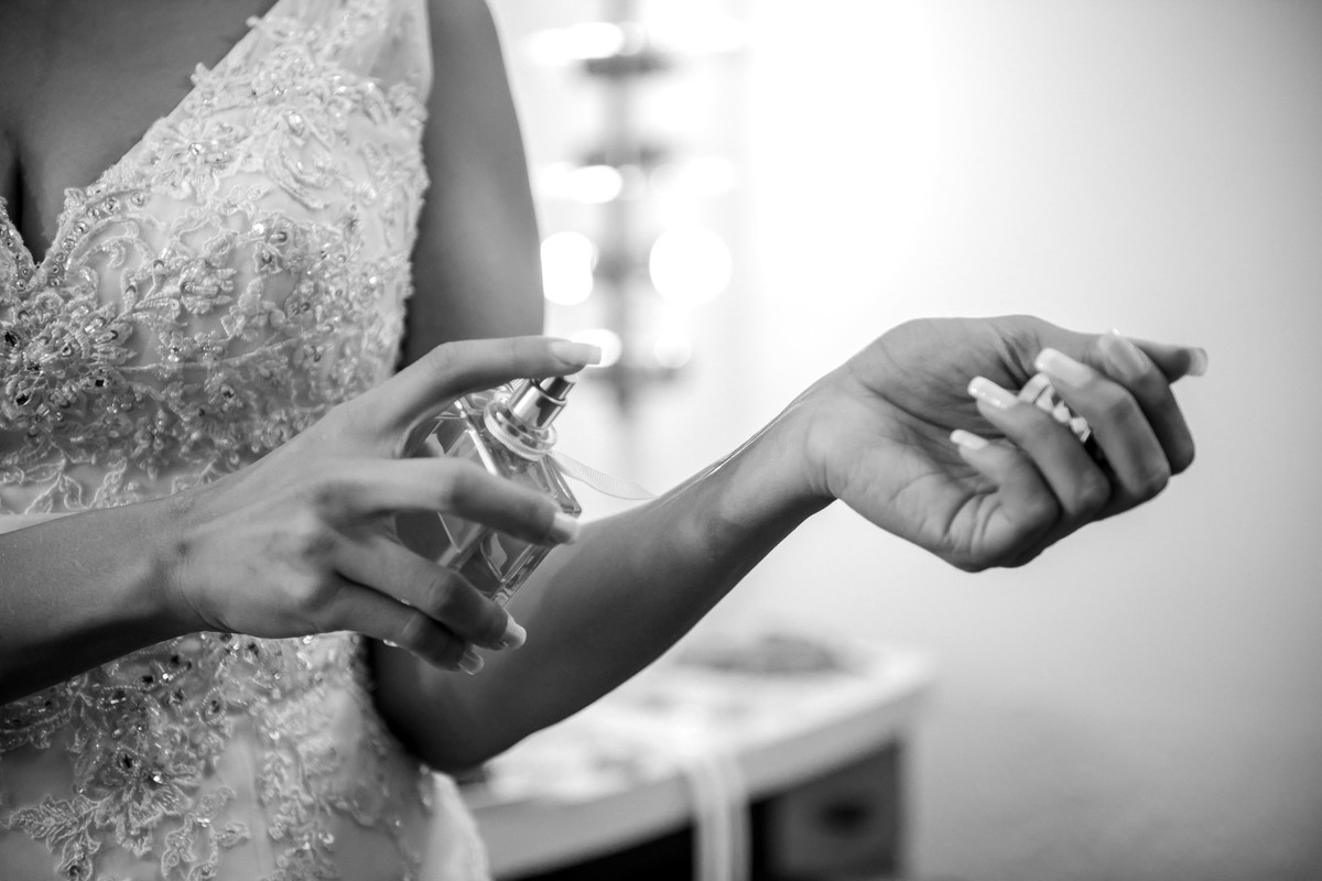 noiva se arrumando no salão de beleza casamento laudiceia e clayton são paulo