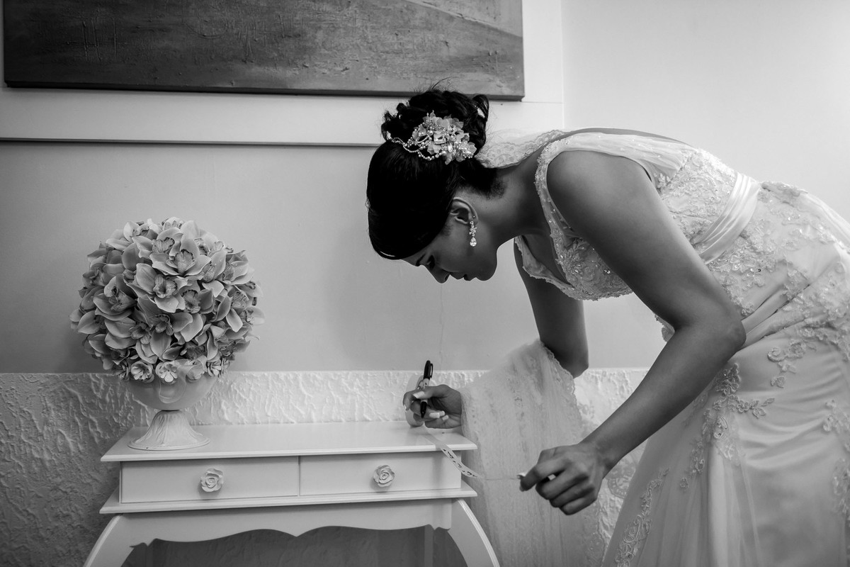 noiva se arrumando no salão de beleza casamento laudiceia e clayton são paulo