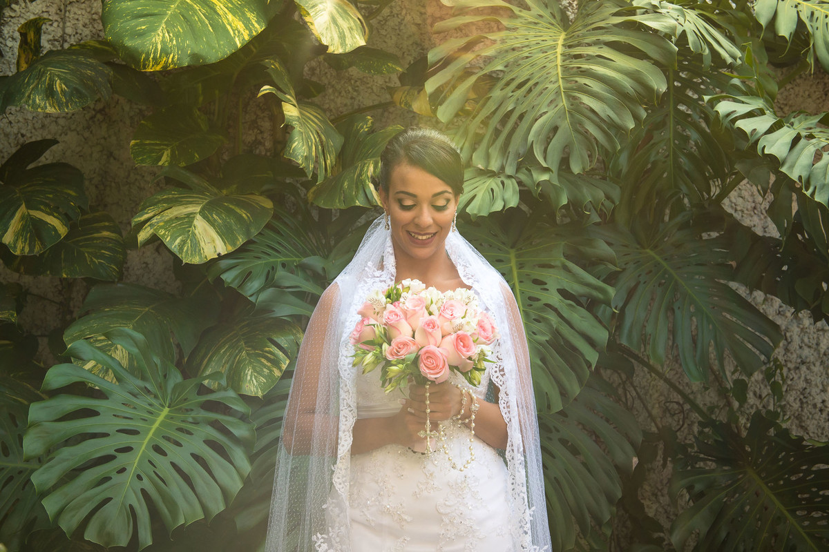 retrato da noiva pronta no salão de beleza casamento laudiceia e clayton são paulo