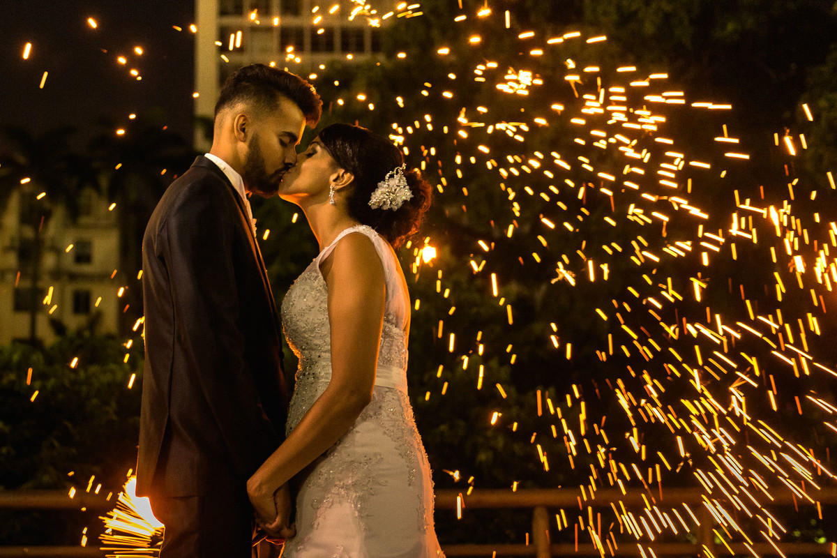 ensaio dos noivos no centro de São Paulo de noite casamento laudiceia e clayton