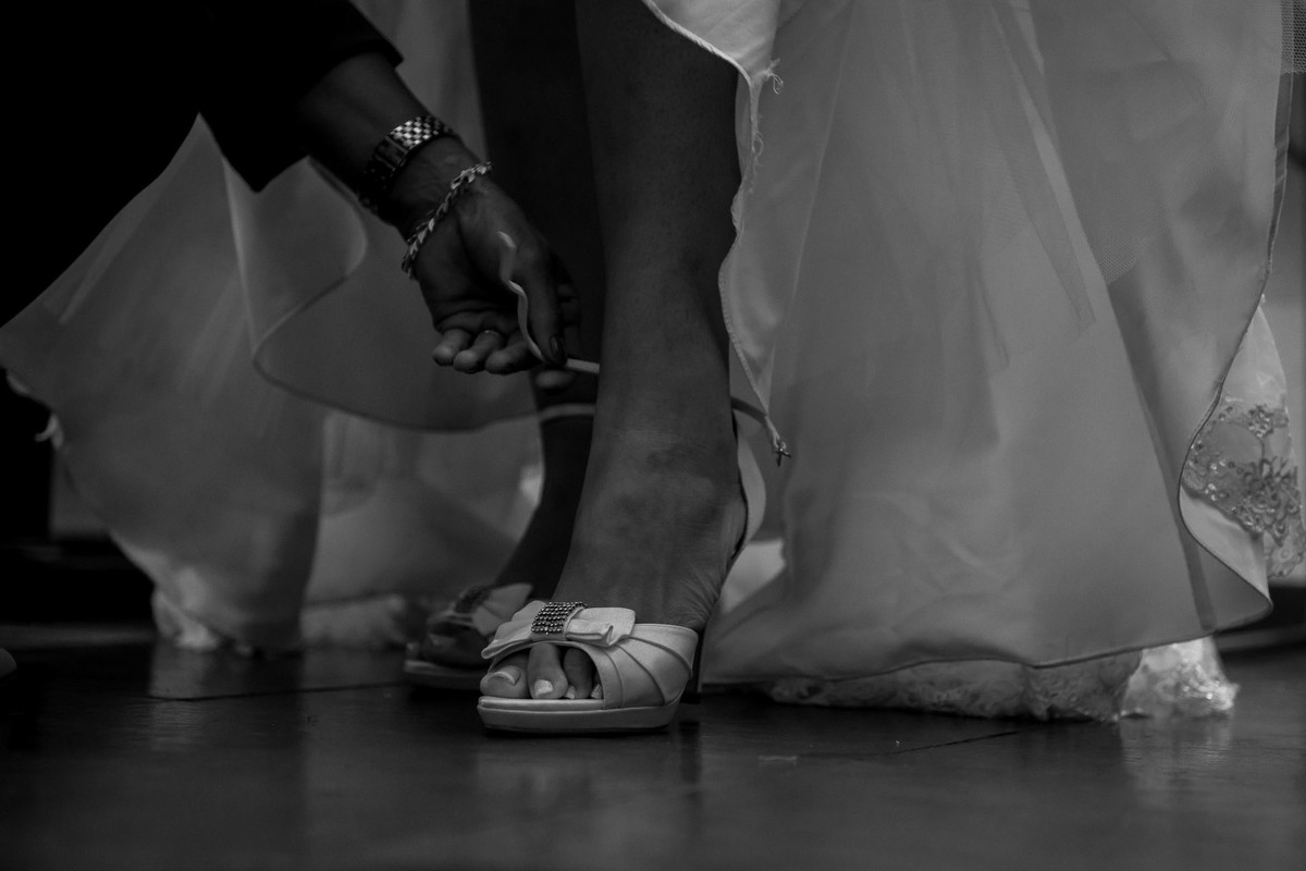 noiva se arrumando no salão de beleza casamento laudiceia e clayton são paulo