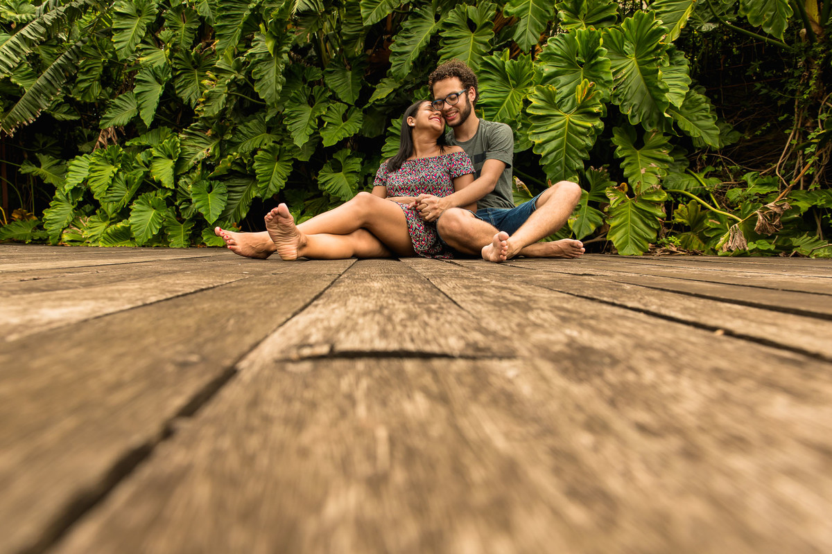 casal namorando na praça victor civita