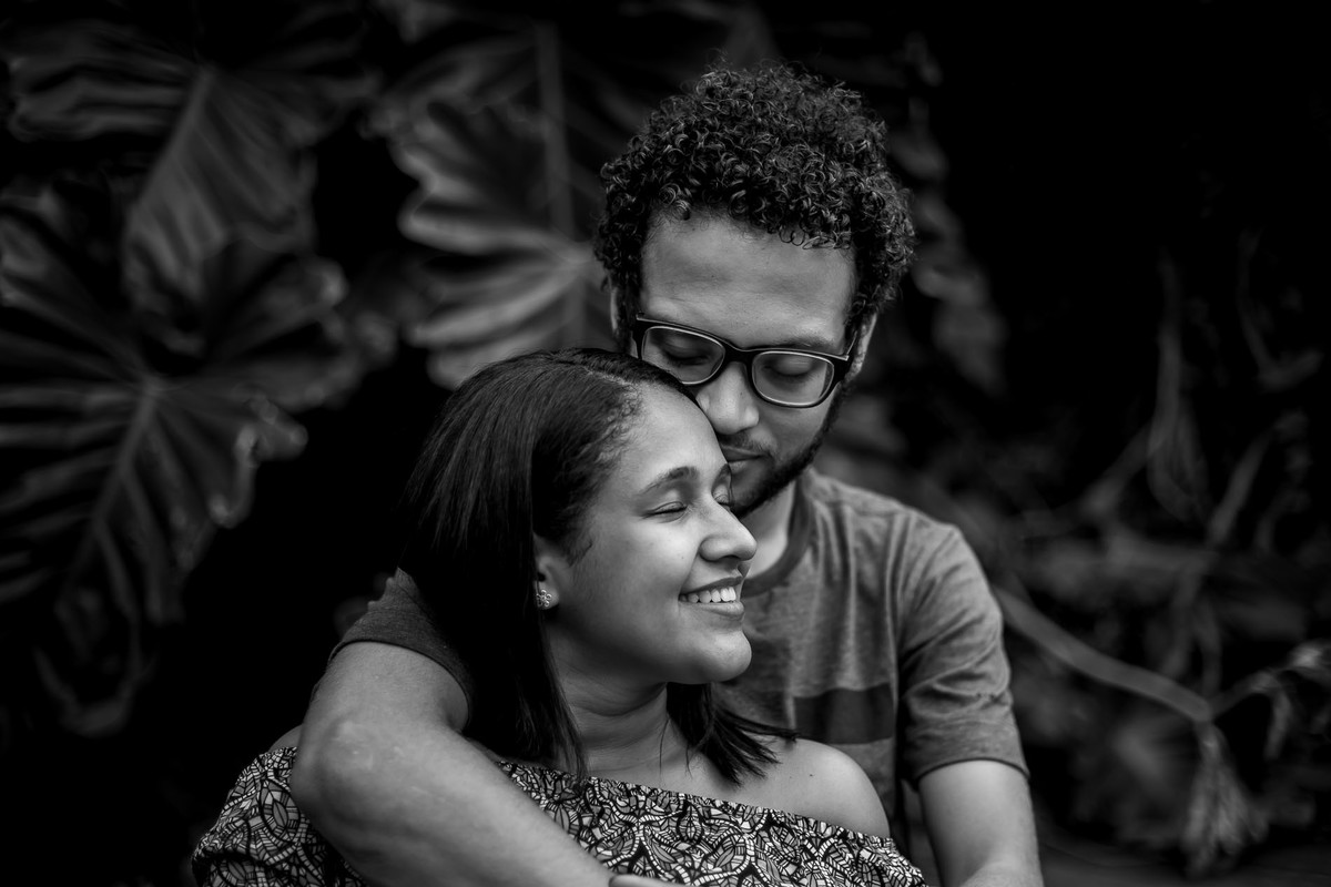 casal namorando na praça victor civita