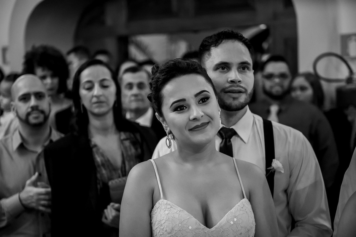 madrinha se emociona durante a cerimonia