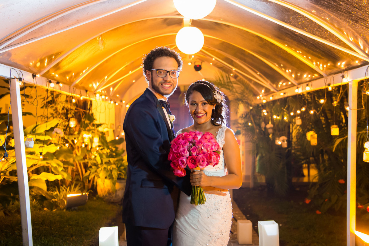 ensaio dos noivos após a cerimonia