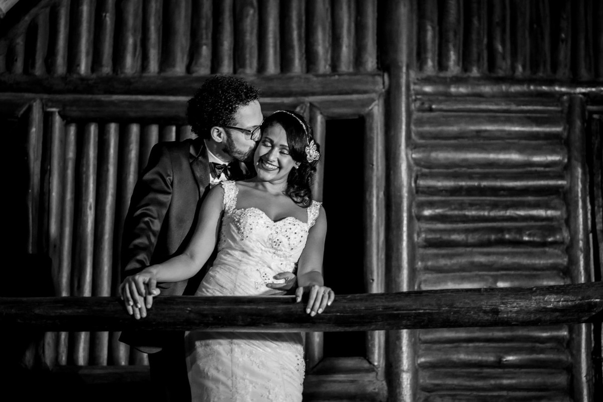 ensaio dos noivos após a cerimonia