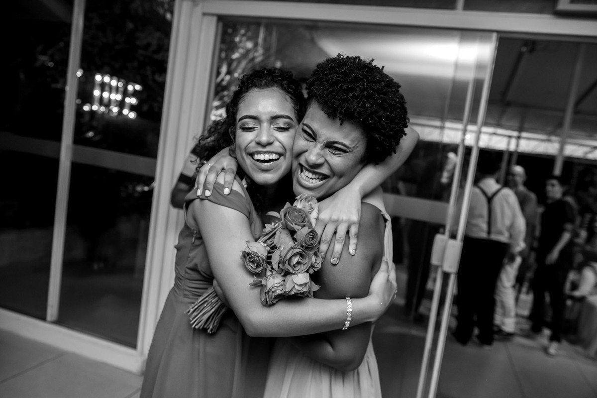 madrinhas abraçadas