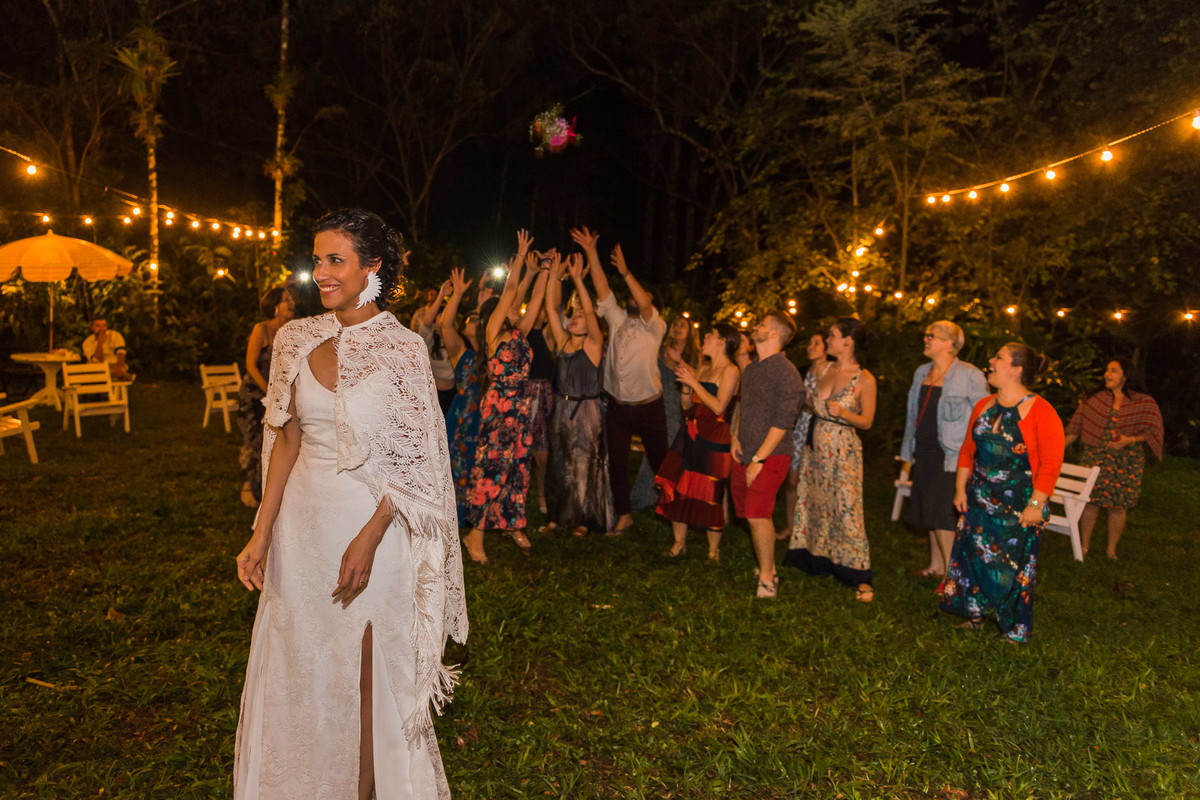 festa em casa de praia em ubatuba