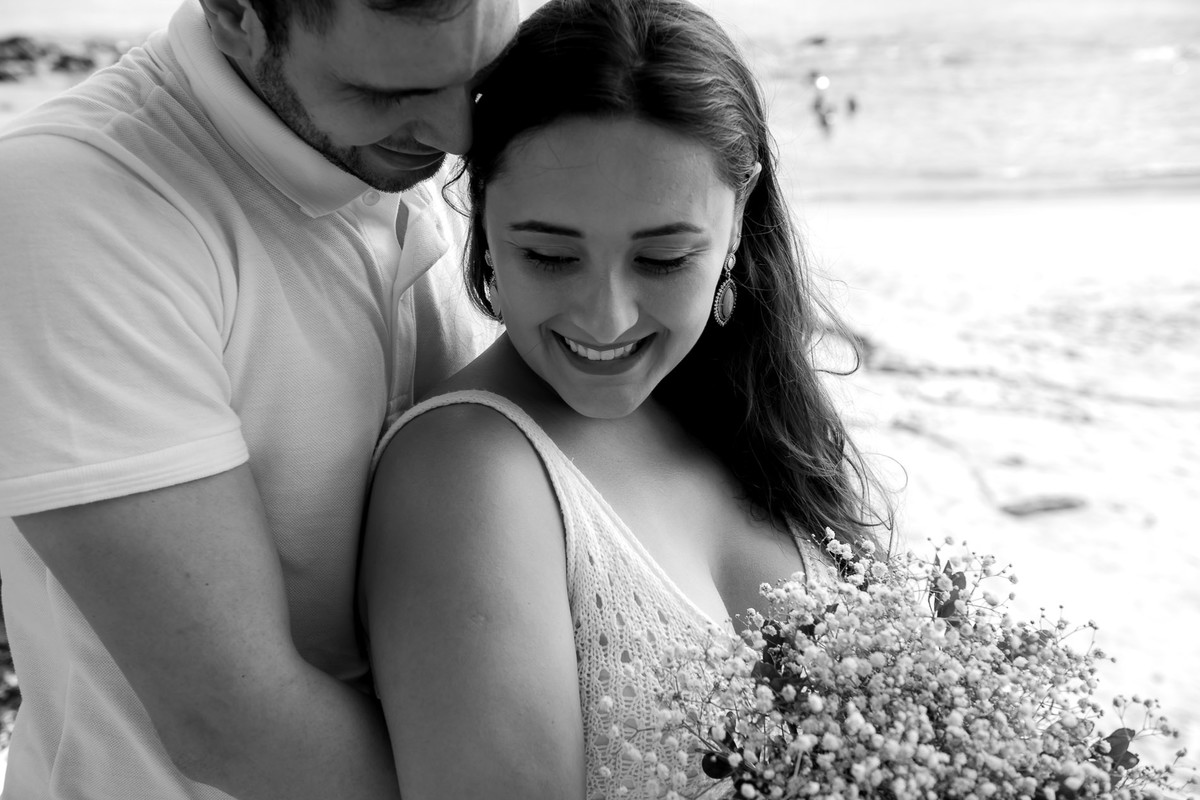 casal sorrindo juntos