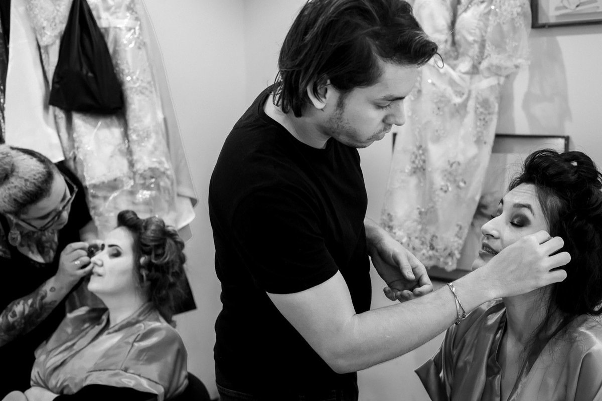 madrinhas se preparando durante o making of