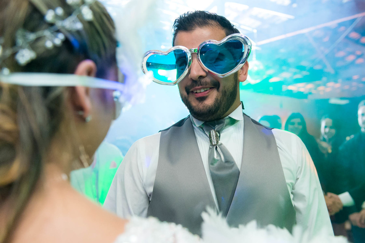 noivos dançando no Buffet Mombaça Park