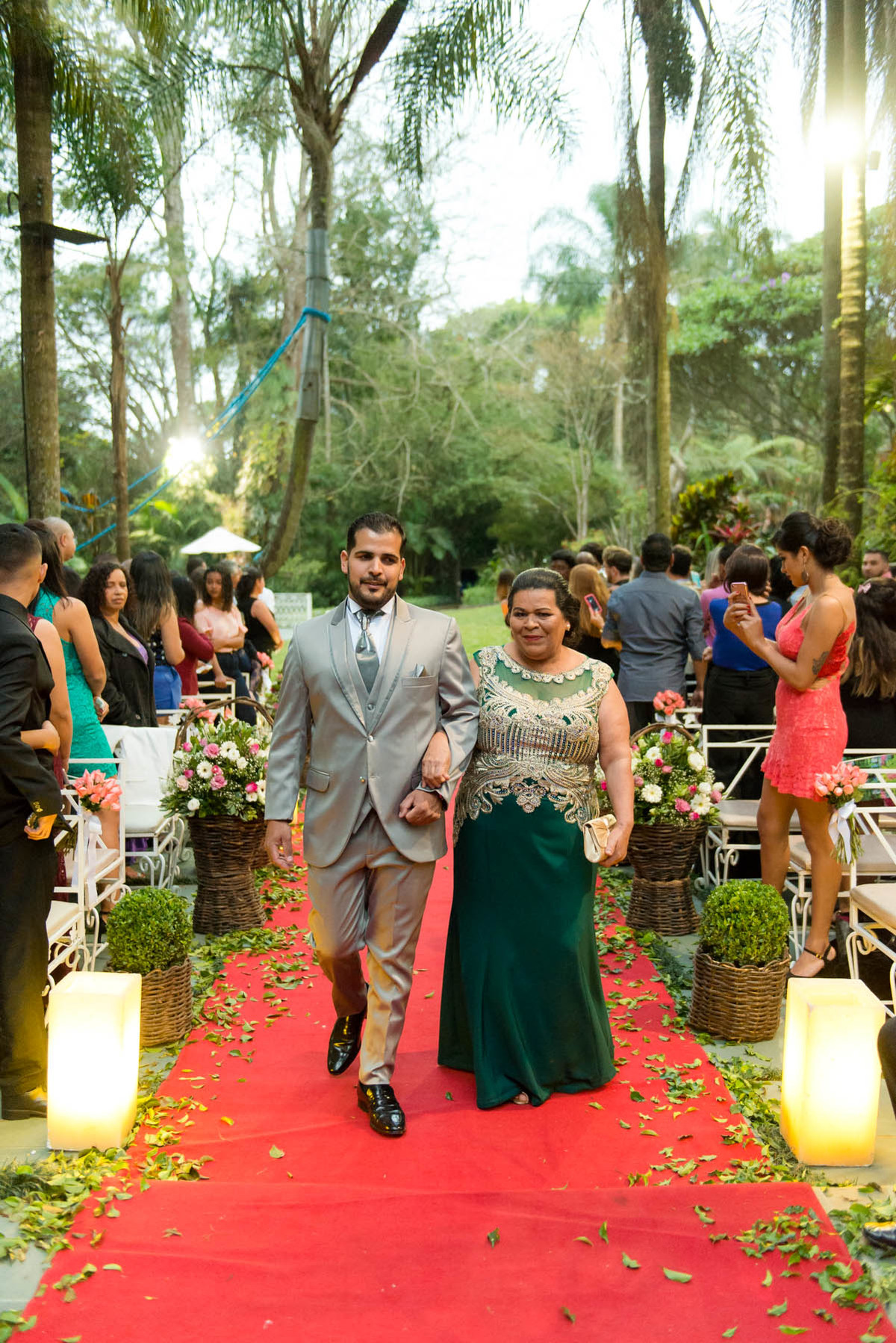 entrada do noivo no Buffet Mombaça Park