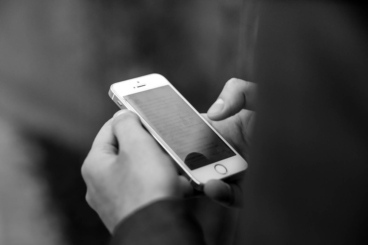 noivo lendo seus votos