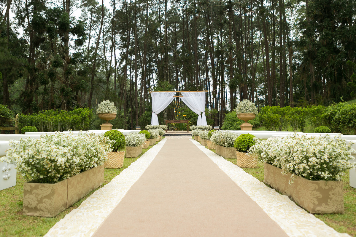 local da cermonia Espaço Carpe Diem em Itapecerica da Serra São Paulo Casamento Tamires e Rafael cerimonia no campo casamento no campo