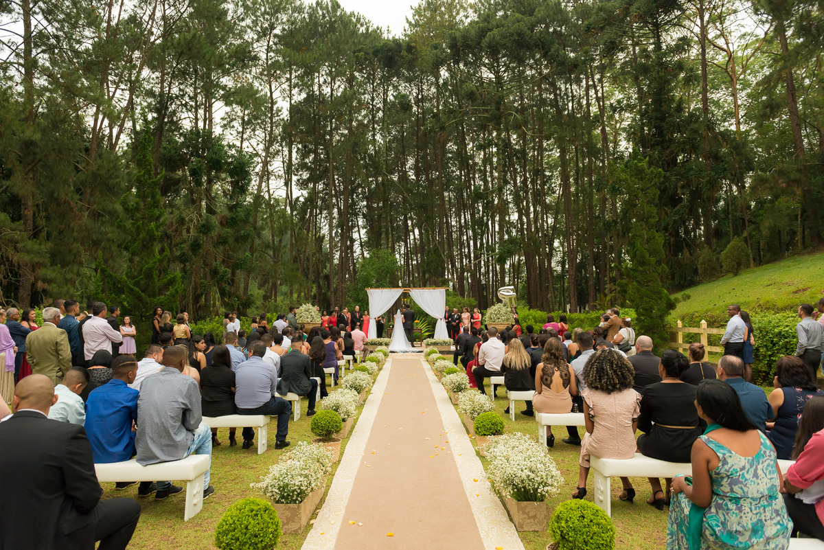 cerimonia de casamento no campo no Espaço Carpe Diem em Itapecerica da Serra São Paulo Casamento Tamires e Rafael cerimônia no campo casamento no campo