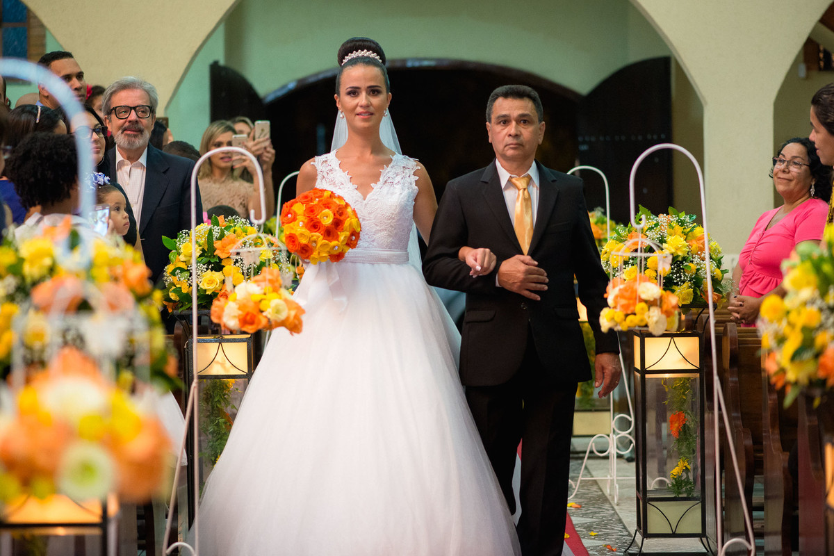 noiva entrando na igreja Paroquia Santa Luzia em São Paulo
