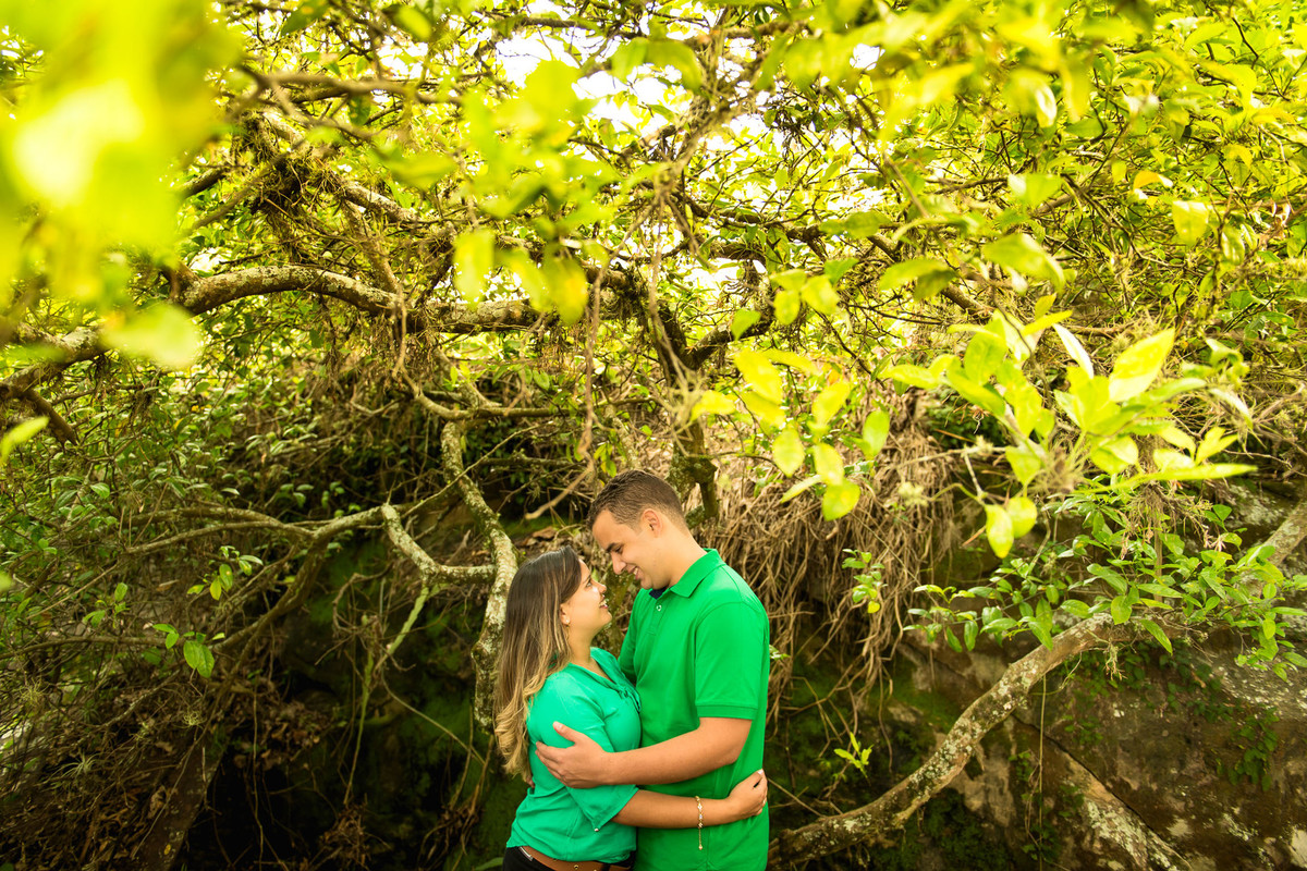 ensaio casal elaine e miguel na Floresta Nacional de Ipanema em Iperó fotografo de casamento em São Paulo