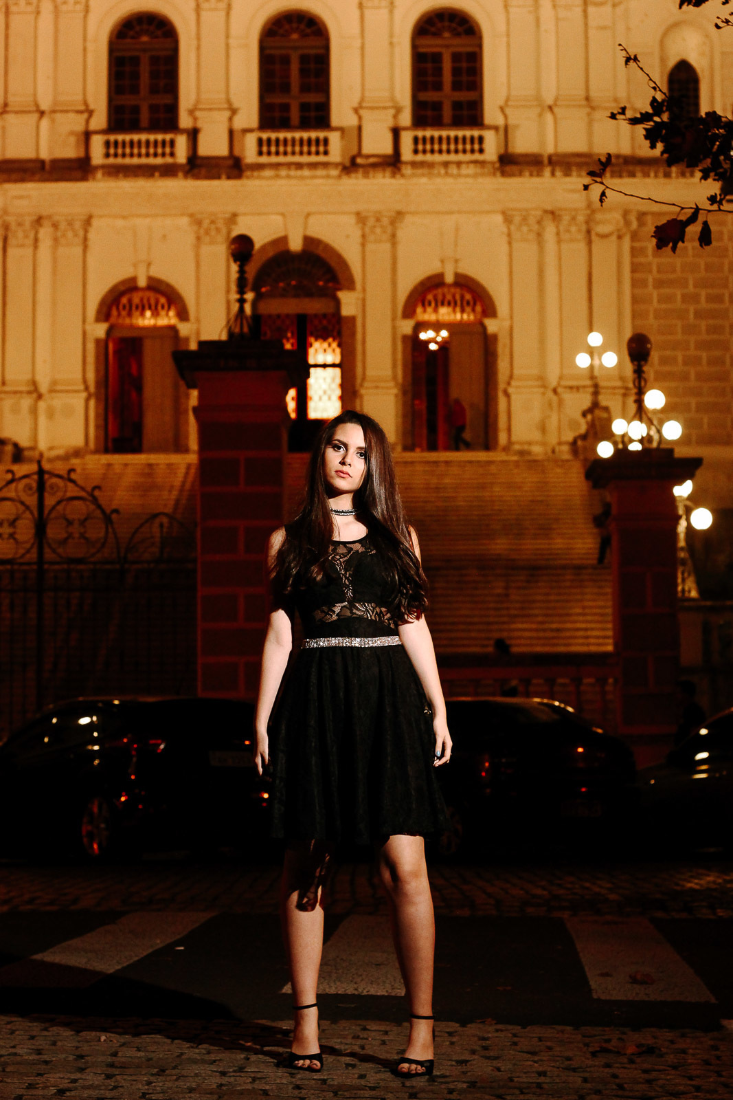 Luiza ensaio street noturno no centro de Porto Alegre