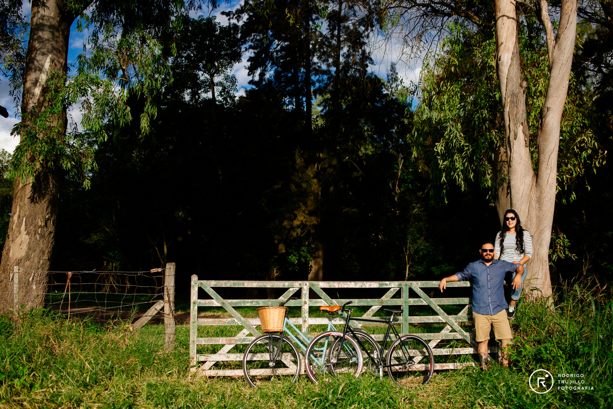 tranquera en zavalla, santa fe, rosario, fotos de campo, engagement session, sesion de compromiso