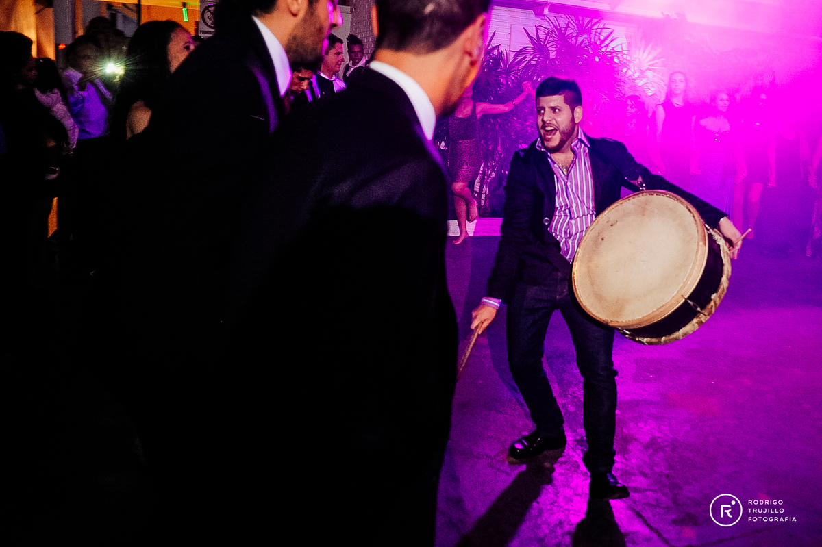 fiesta arabe en el salon campus green, bombo en el salon campus green