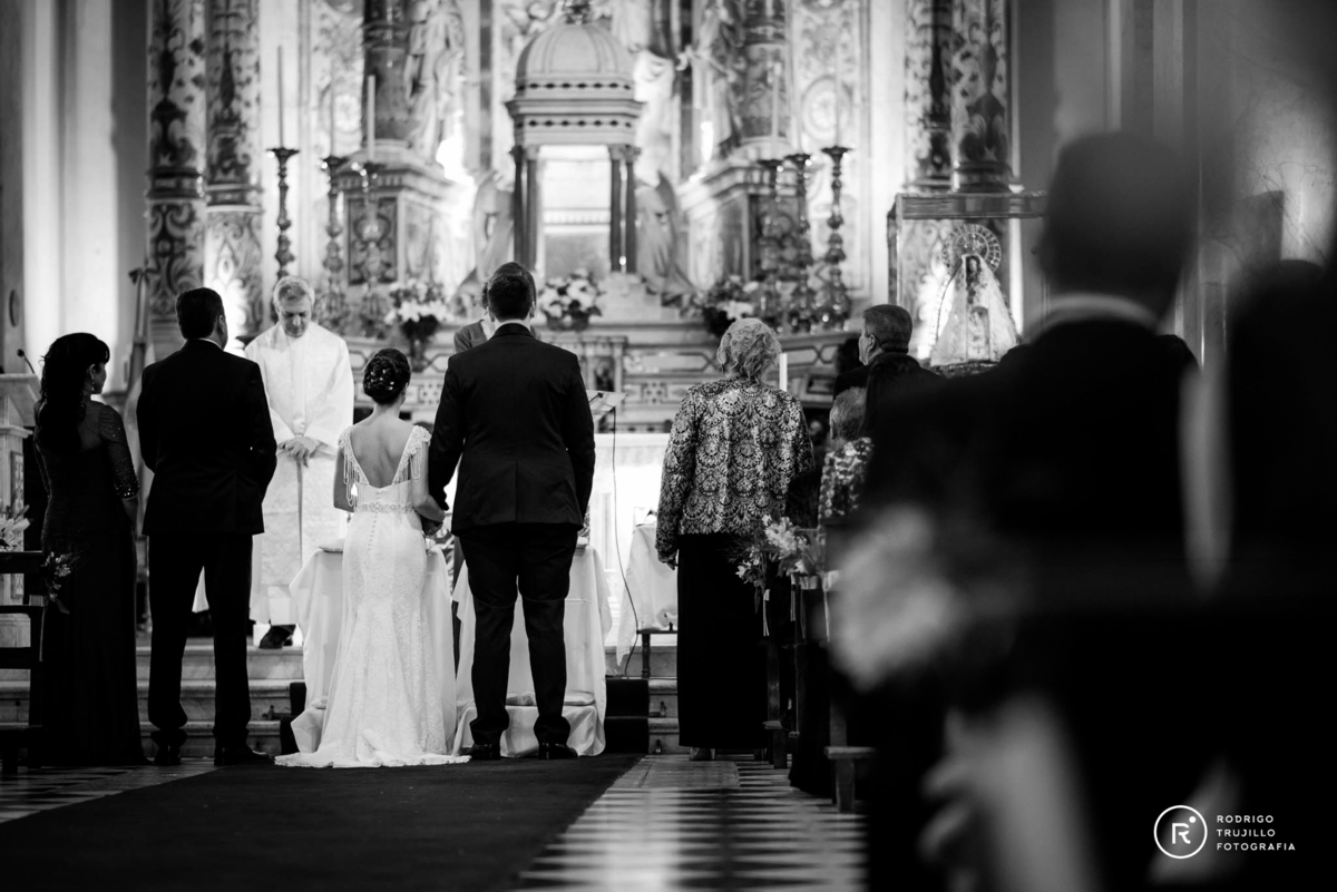 foto general del altar, ceremonia religiosa, iglesia catedral de rosario, fotografia de bodas en rosario, fotografo de casamientos en rosario, vestido de la novia, fotografía blanco y negro, fotógrafo de rosario, fotografía de casamiento de rosario