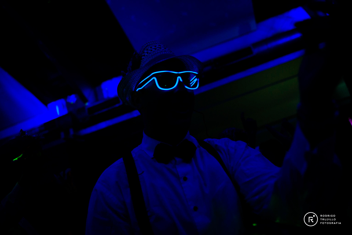 cotillon luminoso, bodas con cotillon luminoso en rosario santa fe, fotografia de cotillon, bodas en rosario, casamientos en rosario