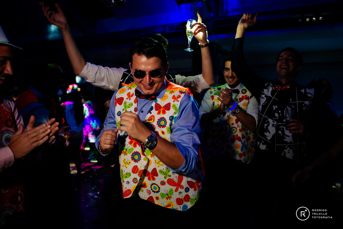 chaleco de cotillon, cotillon de casamiento, casamientos divertidos en rosario, fotografo de bodas en rosario