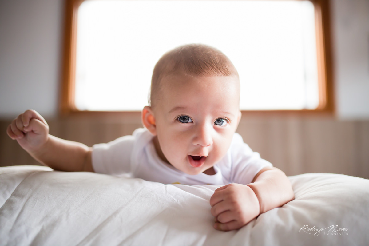 Fotografia documental acompanhamento de bebe fotografado por Rodrigo Neves Fotografo em Campos Rio de Janeiro
