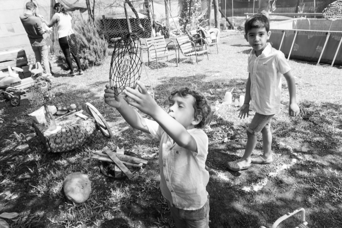 niños jugando llamador de angeles