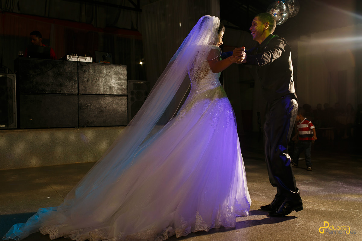 noivos dançando 2