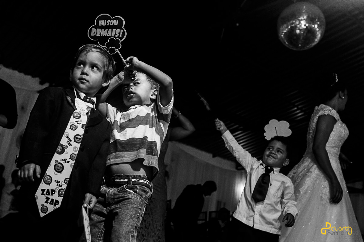 crianças no casamento