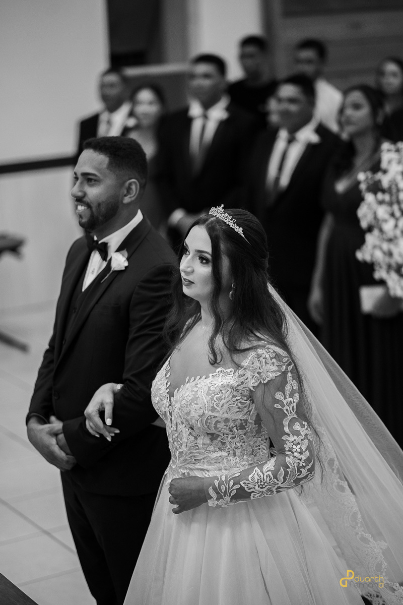 Dança dos noivos: O movimento do amor, congelado em Capelinha.