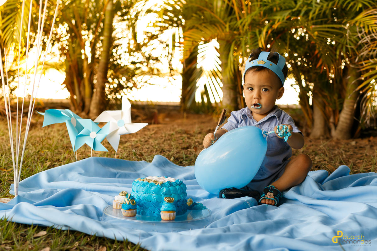 Denner olhando para a camera