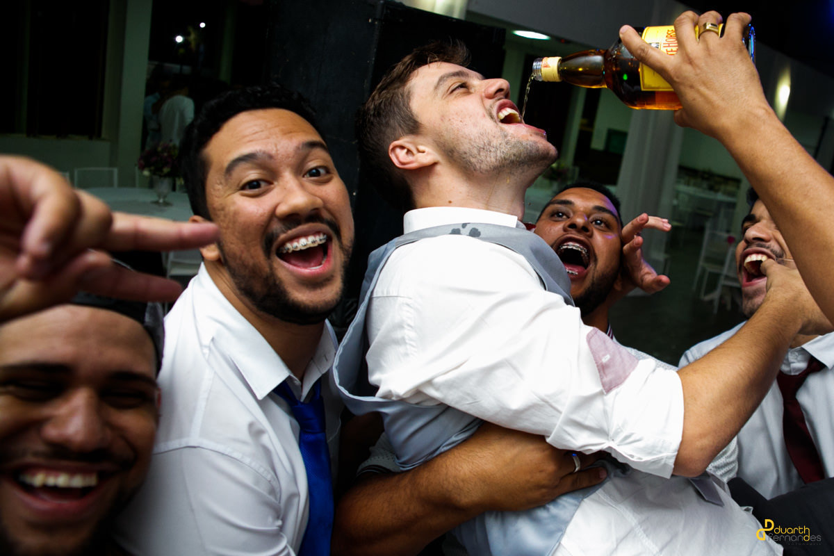 noivo com amigos no planalto