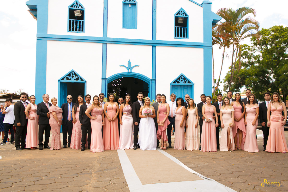 foto com padrinhos de casamento em itamarandiba mg