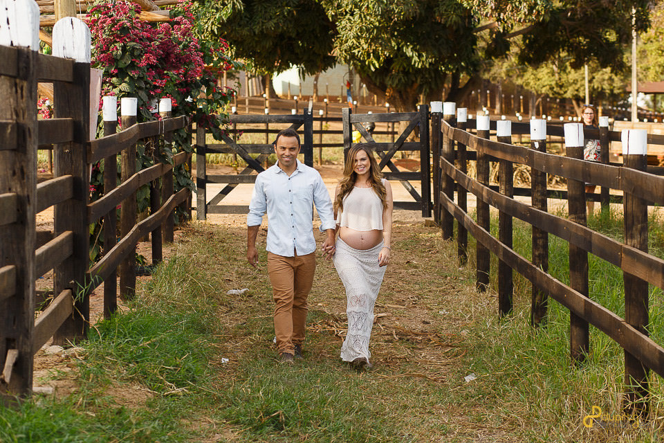 foto do casal andando