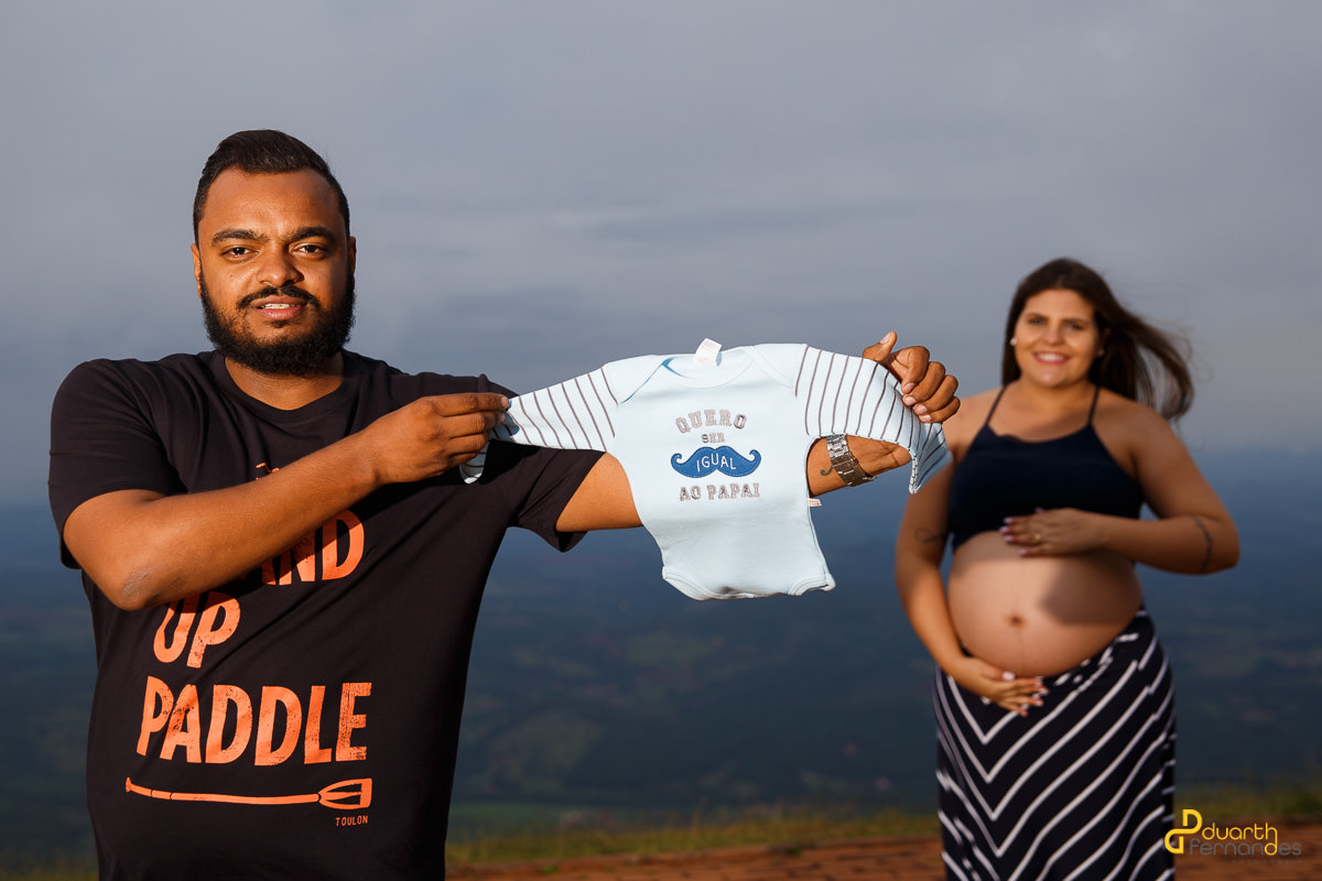 foto engraçada do ensaio de gestante