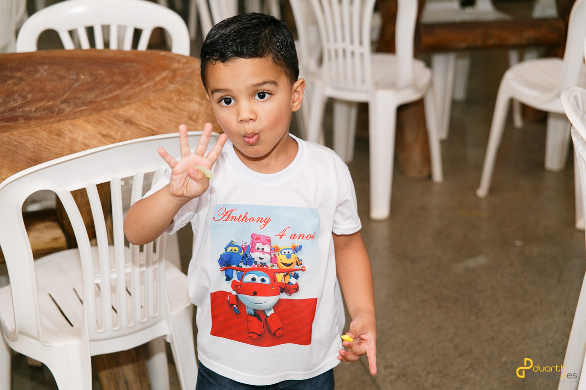 Anthony fazendo 4 anos
