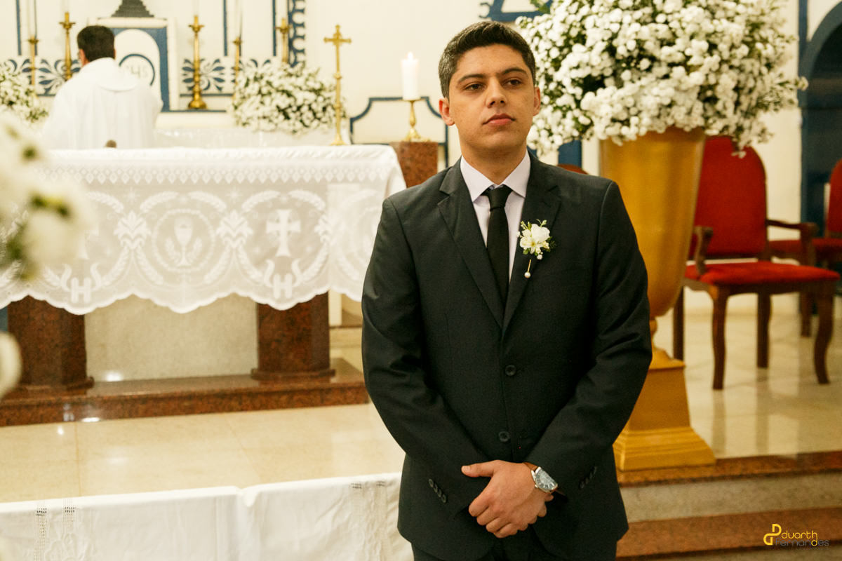 noivo aguardando a noiva entrando em aricanduva mg