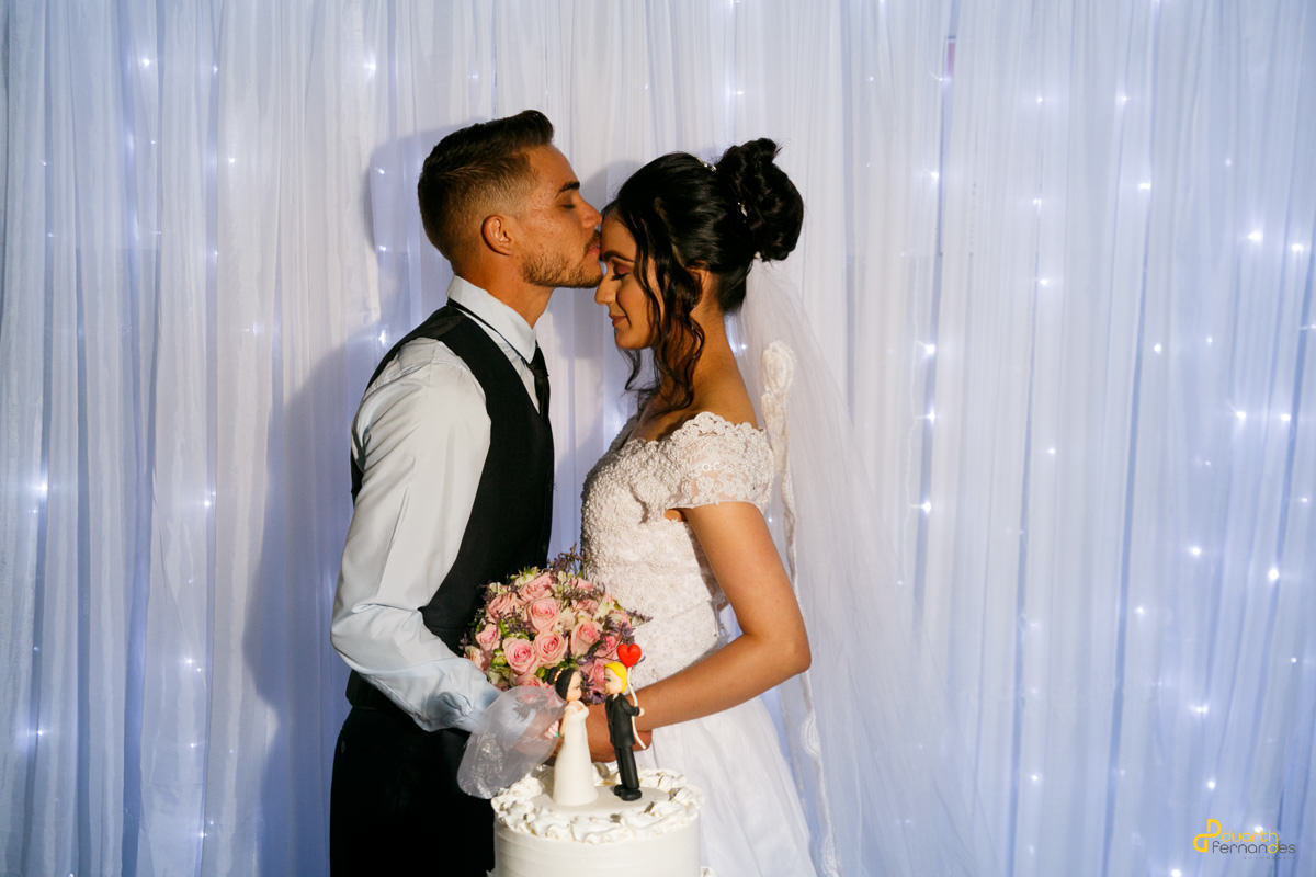 foto de noivos em itamarandiba mg em recepção de casamento
