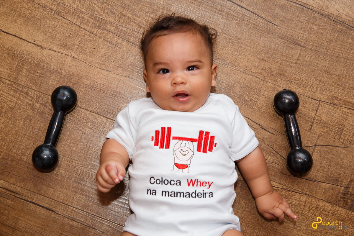 Vitor com boca aberta