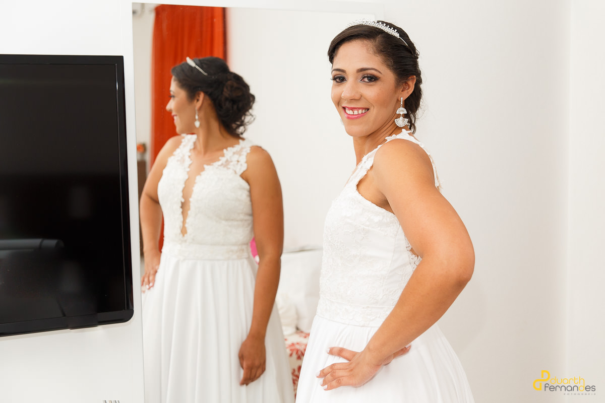 Noiva olhando para mim