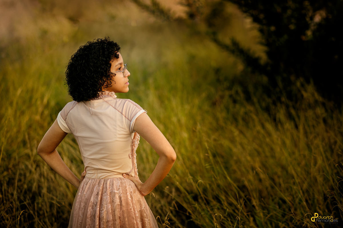Fotografia de Ensaio de Myla de Duarth Fernandes em Praça na cidade de Turmalina MG