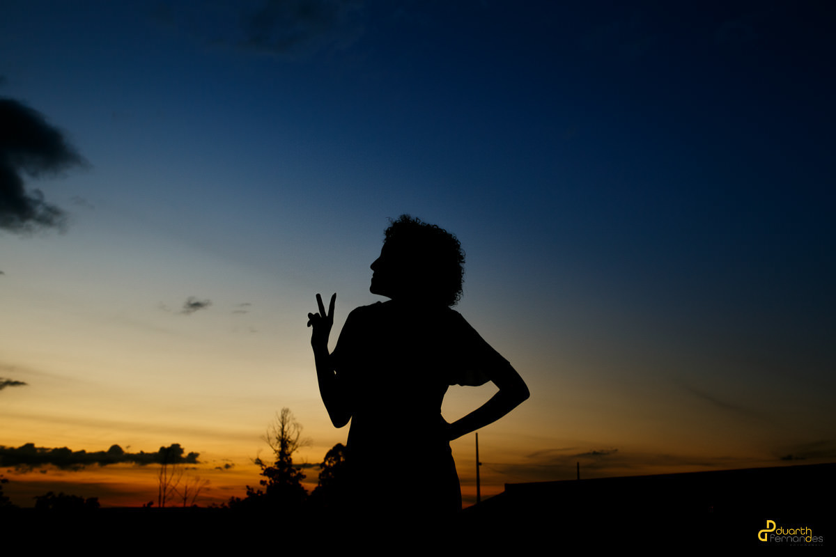 Fotografia de Silhueta de Debutante Myla em Tumalina MG fotográfo fotografia