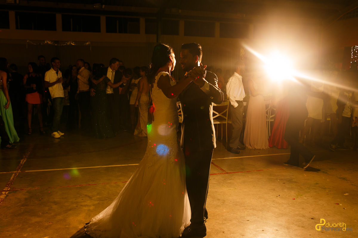 Noivos dançando 1