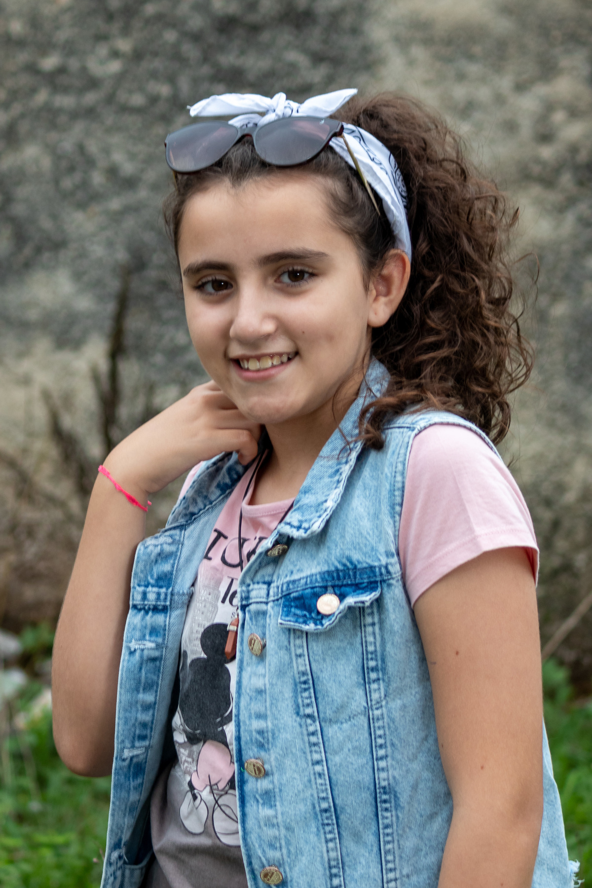 Foto infantil com jaqueta jeans