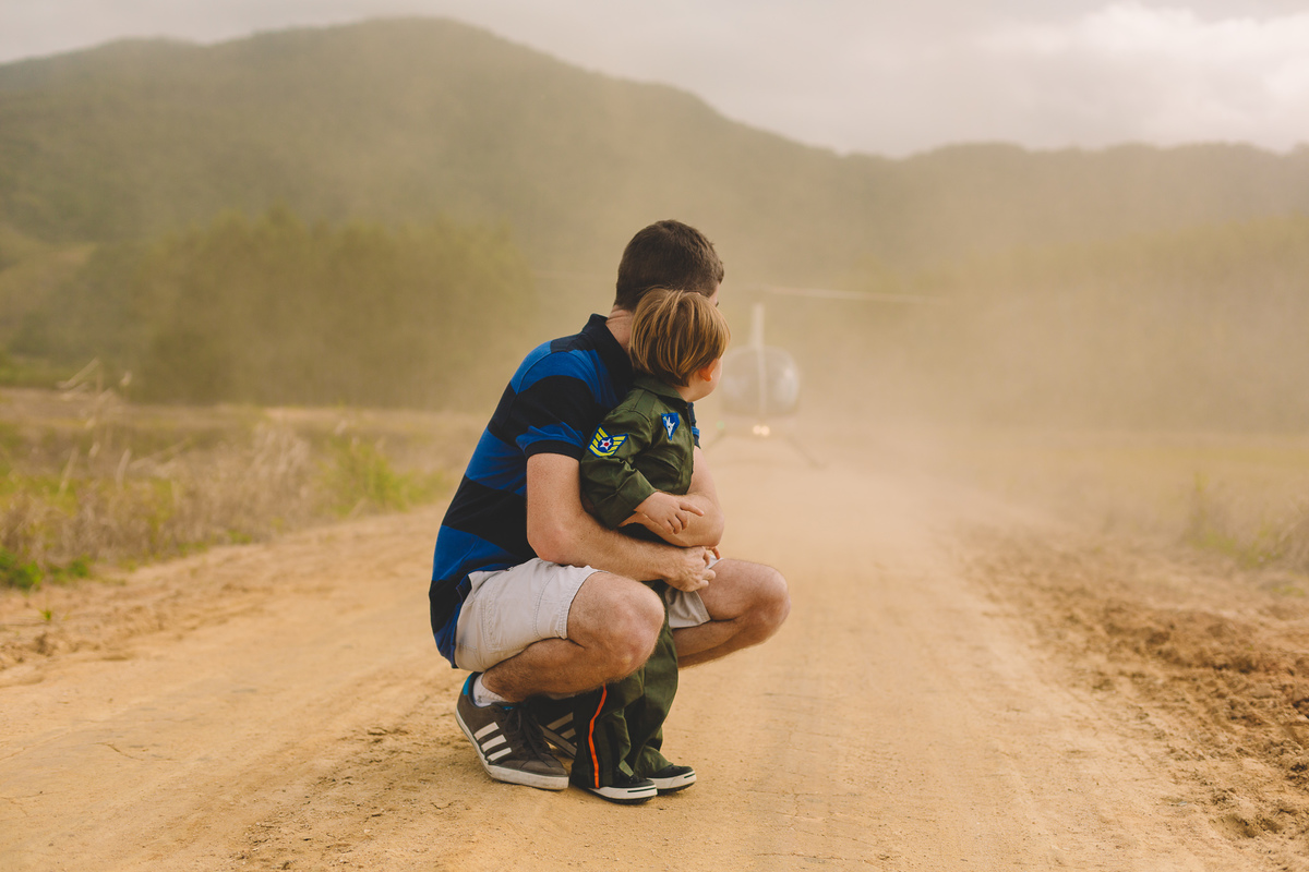 protegendo do vento do elicottero